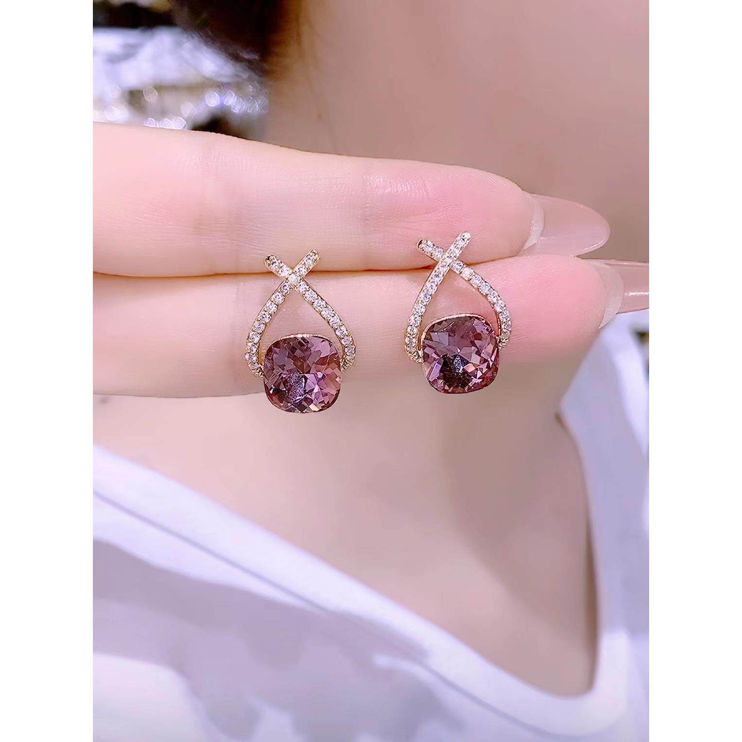 日韩精致交叉耳钉水晶耳环小众设计感高级轻奢铜合金银针耳饰超闪