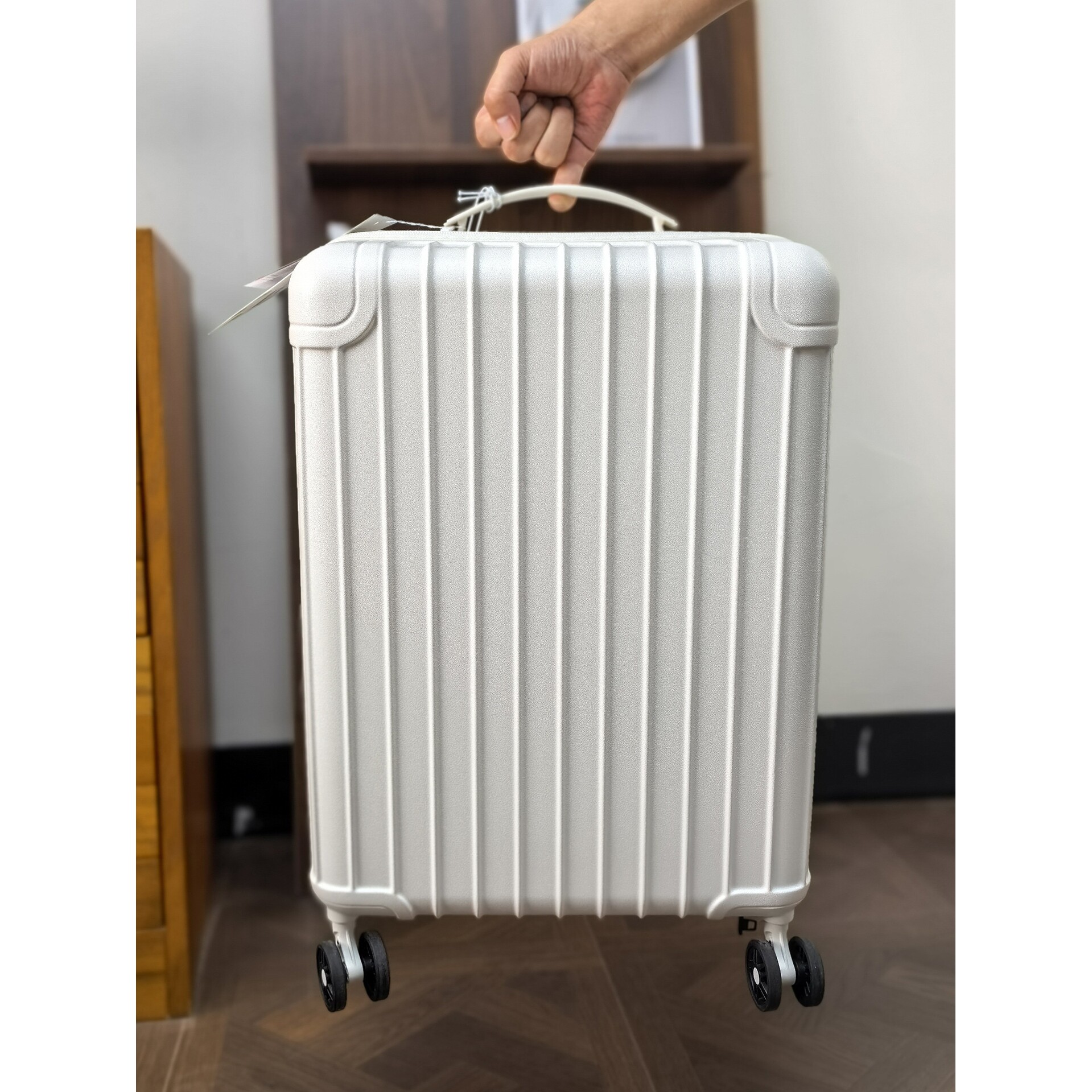 日本进口超轻20寸登机旅行箱