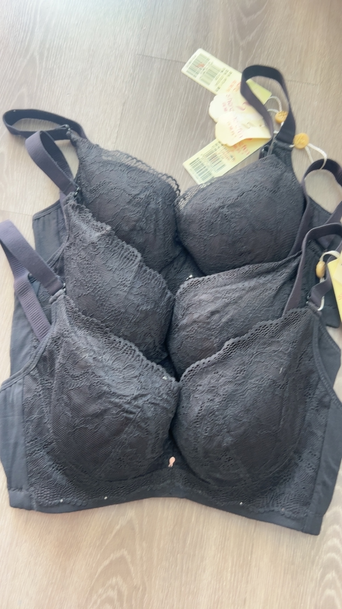 霞黛芳8973 C薄款大胸显小聚拢调整型收副乳防下垂无钢圈内衣文胸