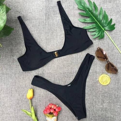 Solid color gold lock buckle bikini set纯色金锁扣比基尼套装