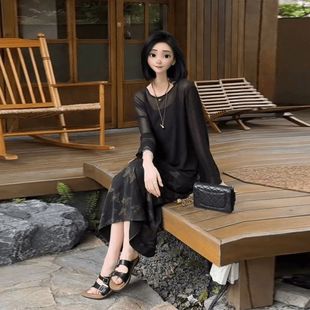 夏装 T恤女吊带连衣裙 搭配一整套时尚 气质设计后开叉镂空防晒长袖