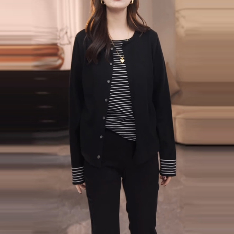 黑色条纹长袖假两件上衣