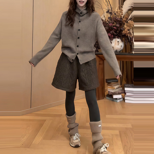 保暖宽松休闲显瘦两件套装 韩版 秋季 女搭配短裤 老钱风立领针织开衫