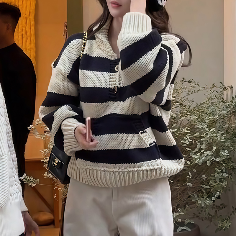 韩版复古重工粗线黑白条纹小翻领针织衫女秋冬新款慵懒风宽松毛衣