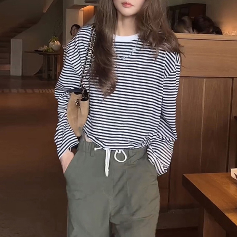 黑白条纹设计感休闲T恤女