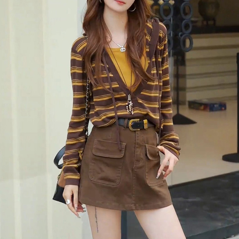 韩系减龄设计感假两件条纹针织衫