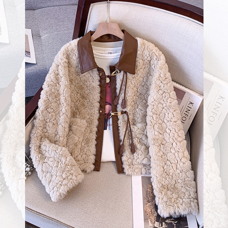 小香风pu皮拼接羊羔毛绒厚外套女