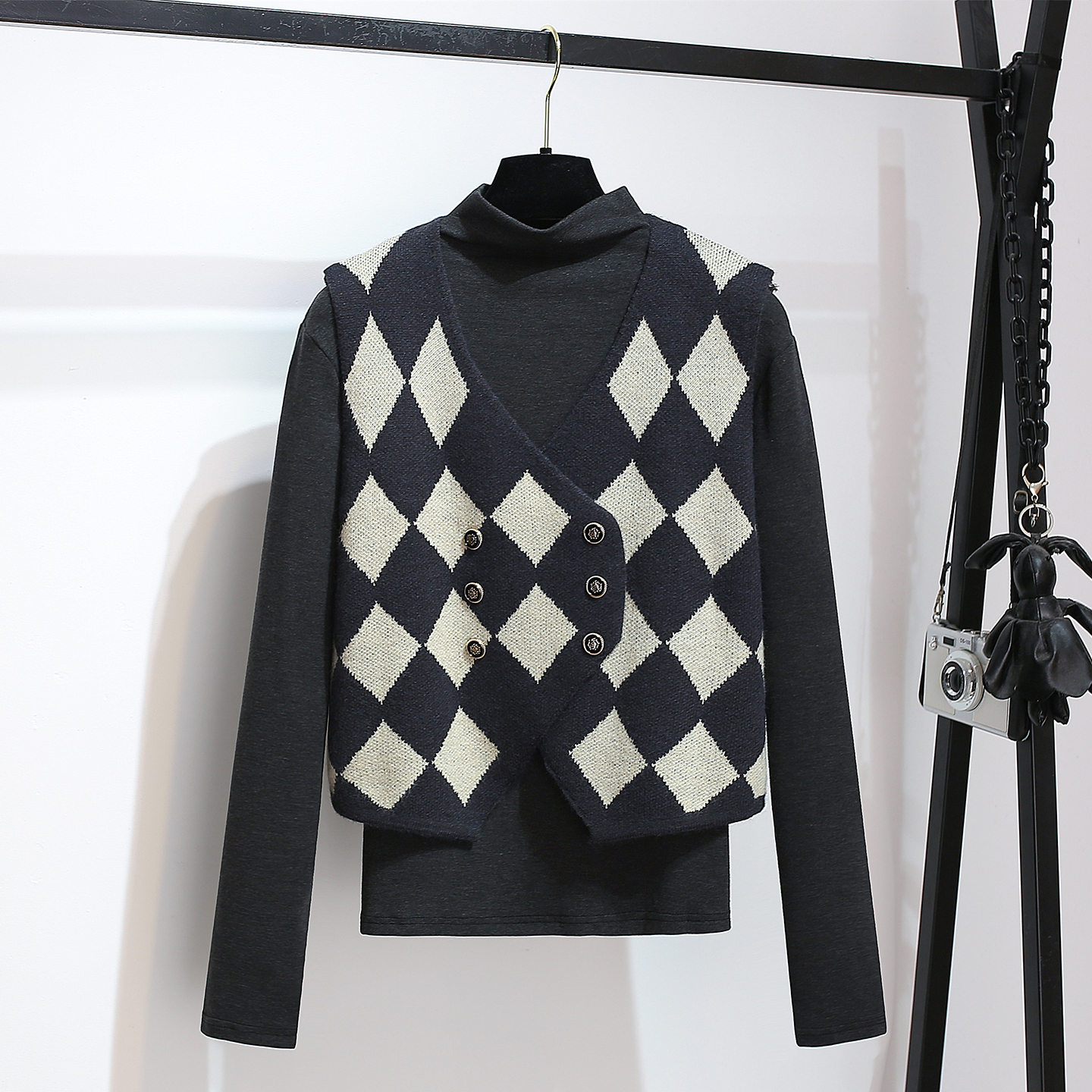 菱格针织马甲背心半高领打底衫女