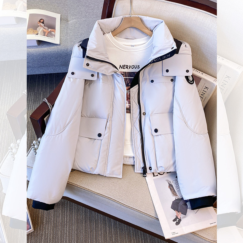 浅灰蓝色超好看短款连帽羽绒服女