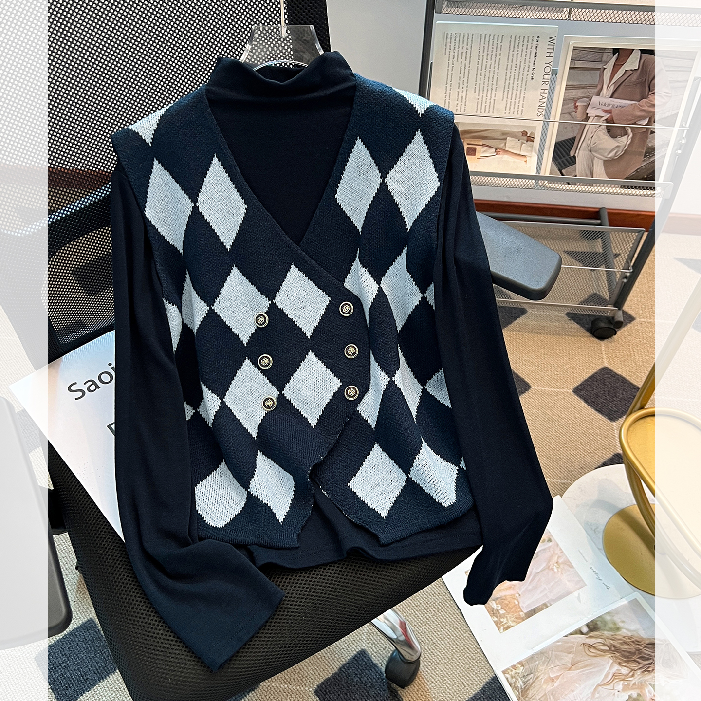 格子毛针织马甲内搭半高领打底衫