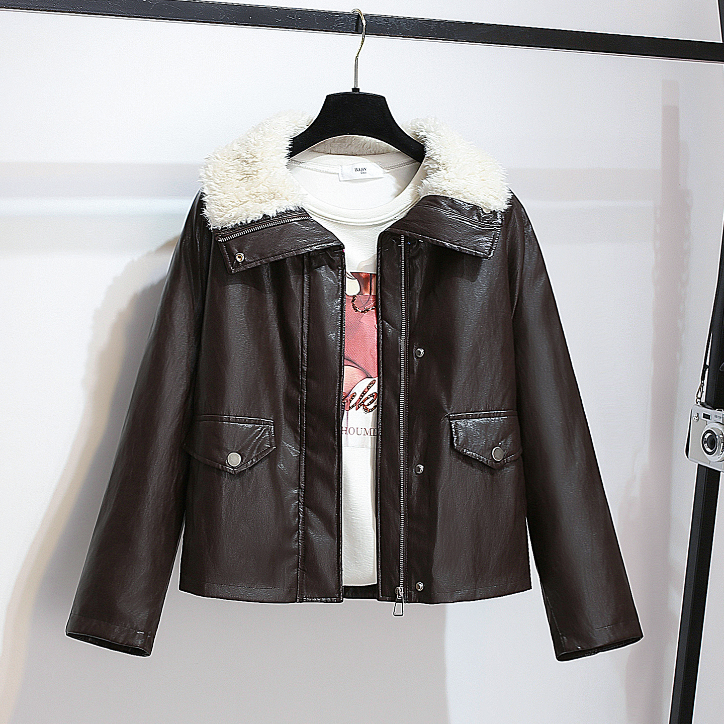 棕咖色羊羔毛翻领pu皮衣夹棉外套