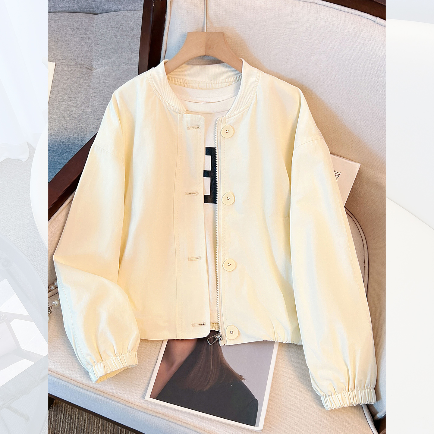 独特超好看杏色棒球服领外套爆款