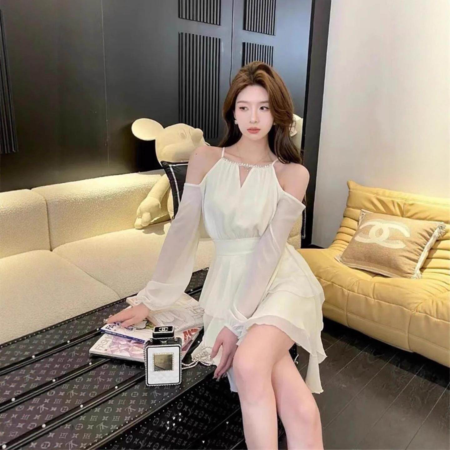 纯欲风露肩挂脖收腰法式仙女女
