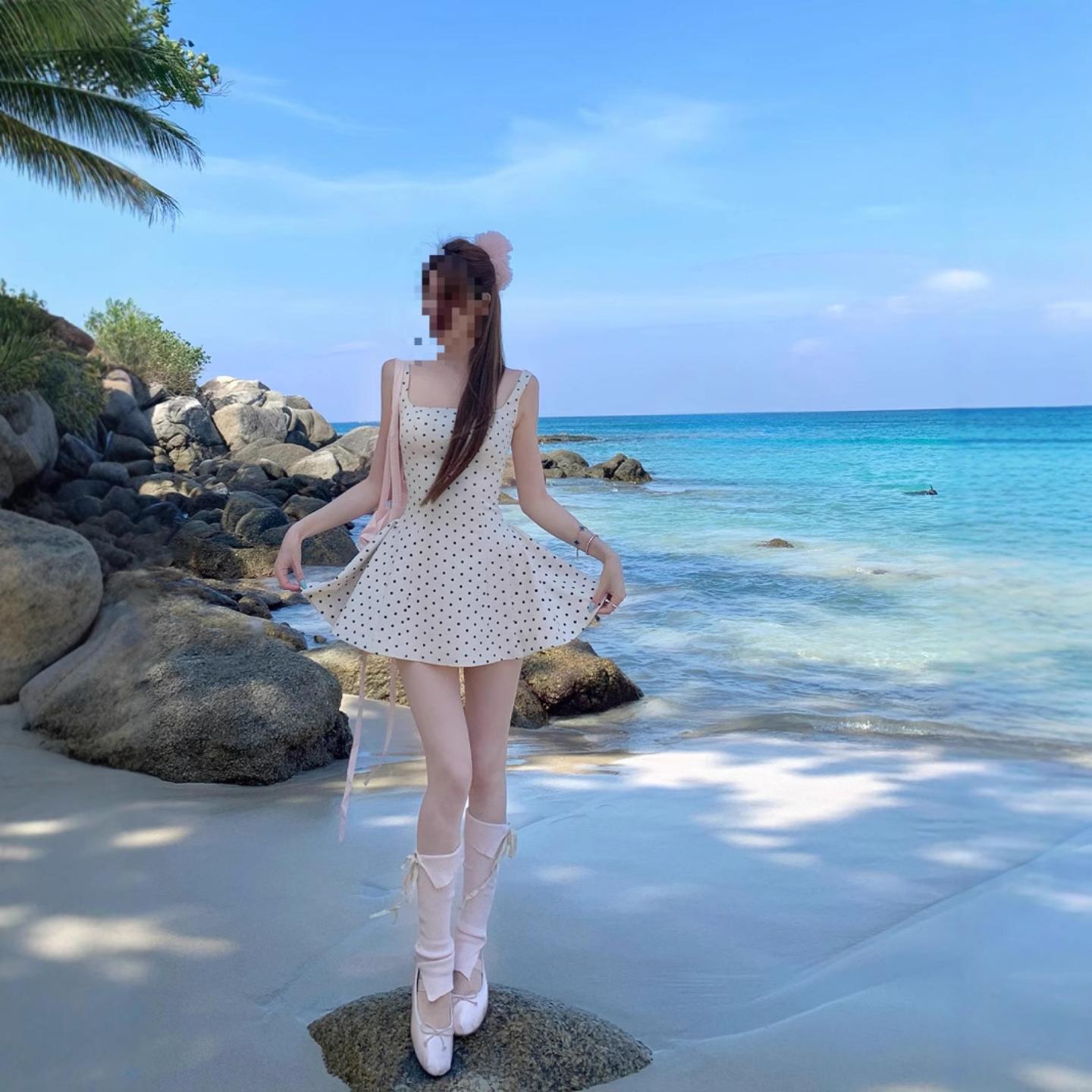 后背绑带黑色波点杏色方领吊带女图片