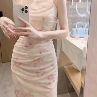 春夏出片裙子拍照碎花吊带连衣裙女纯欲修身内搭外穿鱼尾包臀长裙
