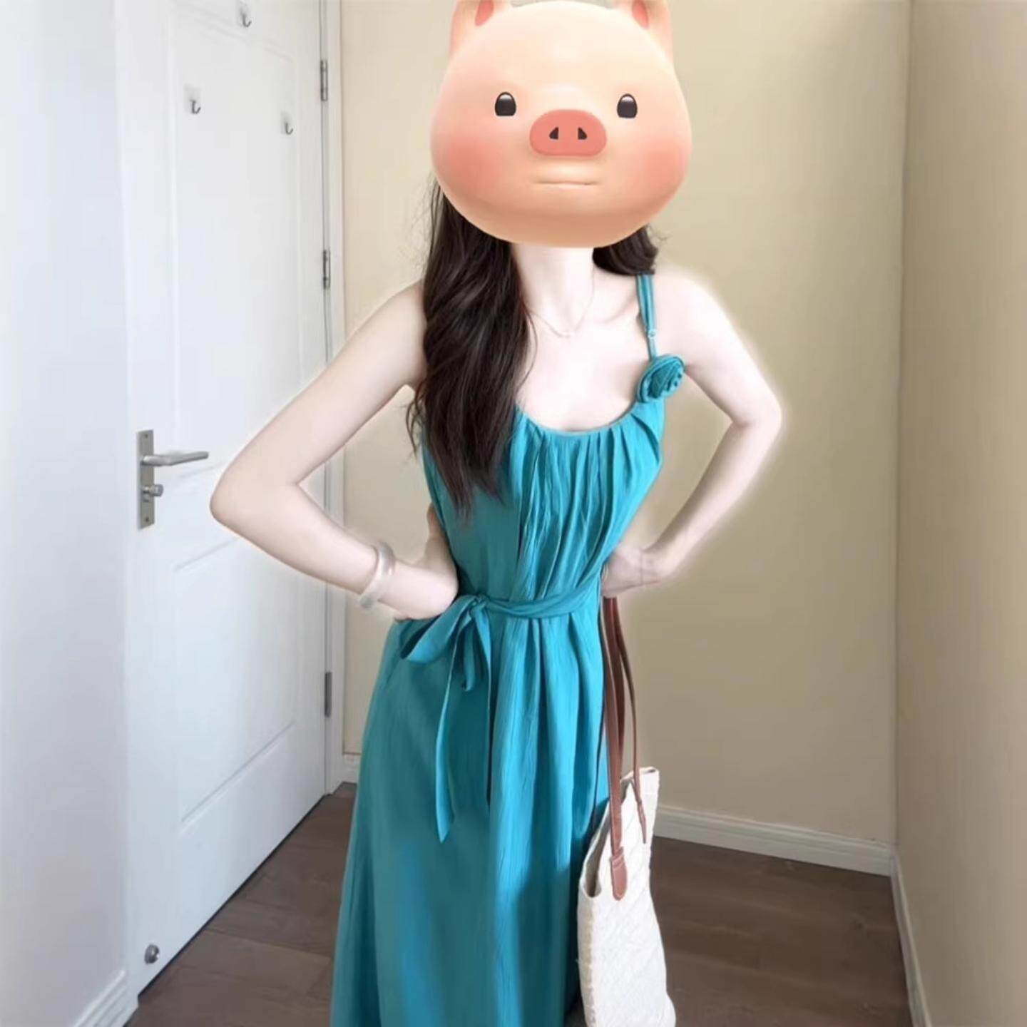 亮色系多巴胺泰式挂脖吊带连衣裙