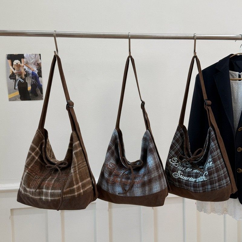 秋冬新款复古格纹单肩包大容量慵懒风帆布包双面两用学生通勤包女