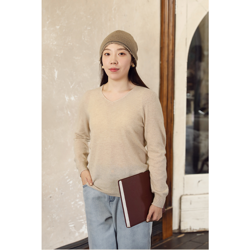 无色无味24年冬季纯山羊绒套头简约内搭长袖打底针织衫羊绒衫女,女装/女士精品,羊绒衫,淘宝优惠券,粉丝福利购,淘宝优惠卷