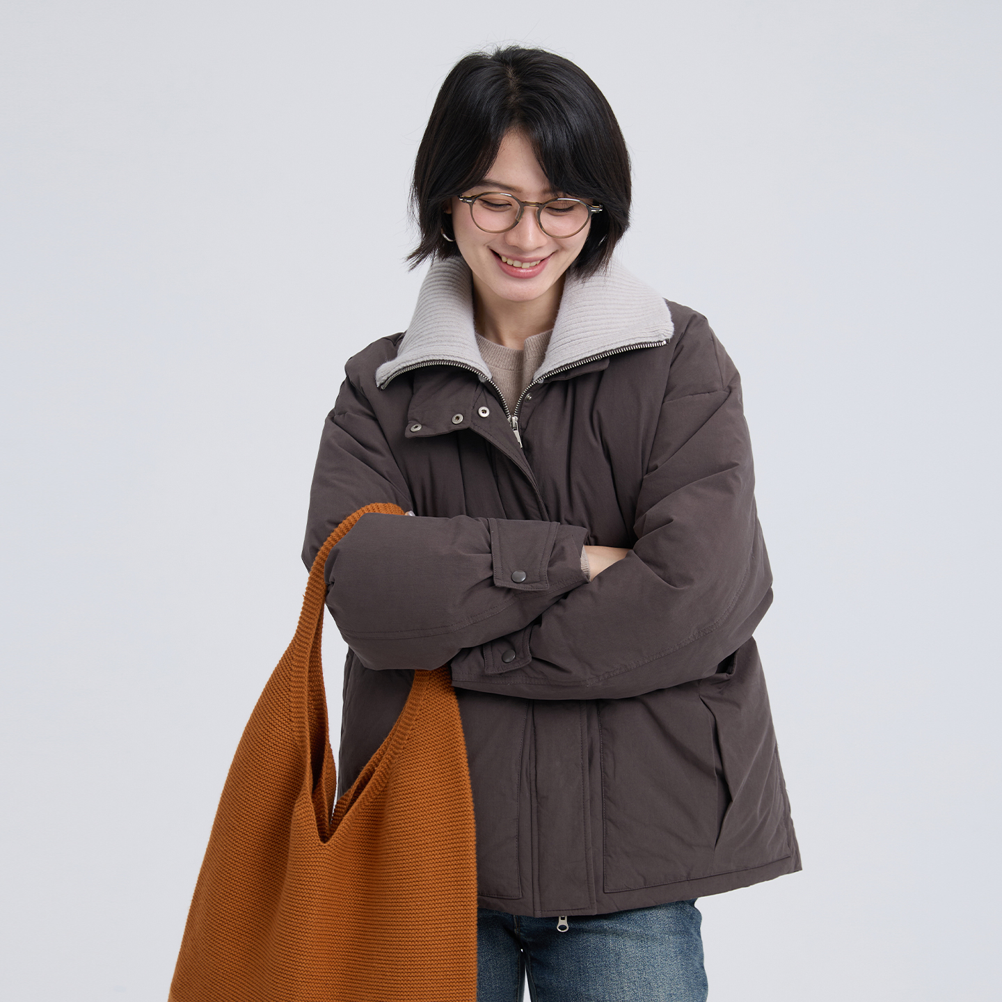 无色无味气质风撞色翻领羽绒服女