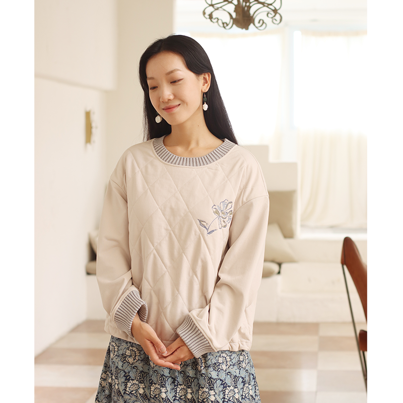无色无味文艺绣花拼接圆领棉服女