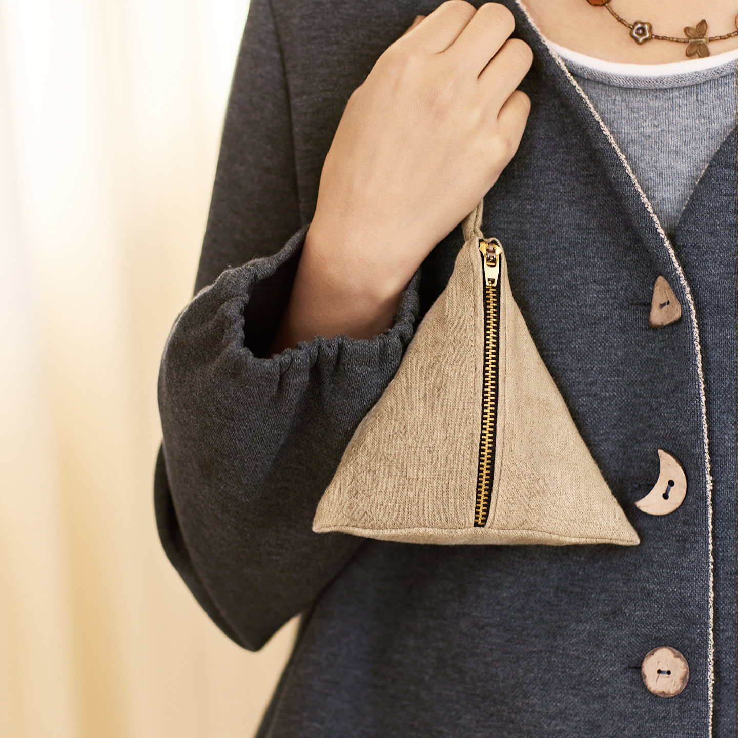 无色无味【陶影茧居】2026春季新款女士棉麻三角包手拎包小包挂包,箱包皮具/热销女包/男包,手拿包,淘宝优惠券,粉丝福利购,淘宝优惠卷