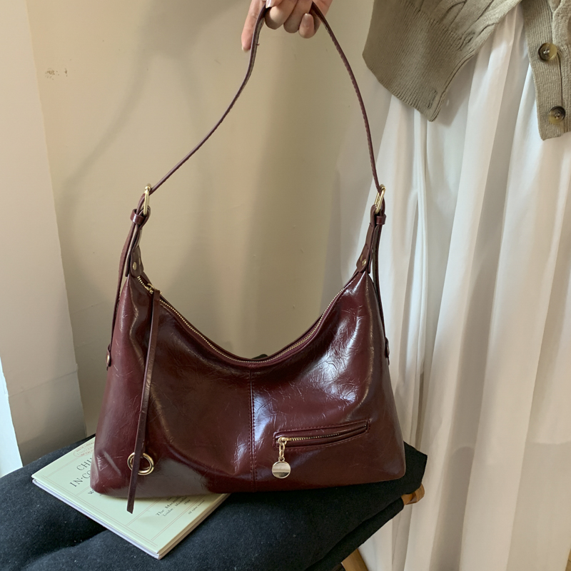 2025新款秋冬油蜡皮腋下包包女大容量休闲单肩斜挎百搭通勤托特包