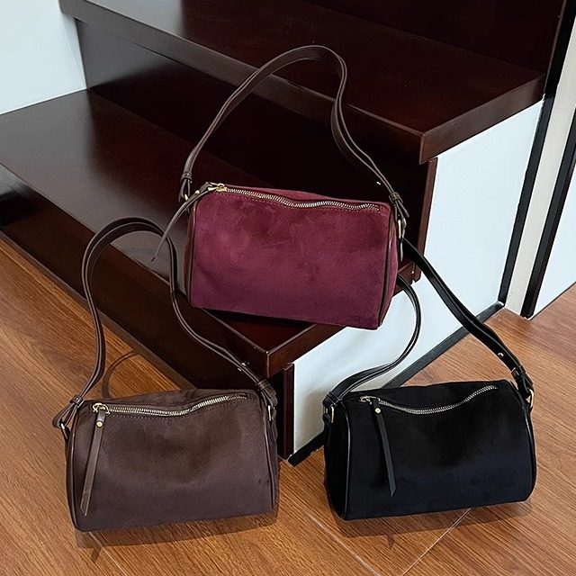 复古小众丝绒枕头包包女2025新款潮小香风手机包百搭斜挎包小方包,箱包皮具/热销女包/男包,腋下包,淘宝优惠券,粉丝福利购,淘宝优惠卷