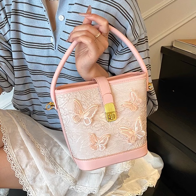 2025新款流行时尚通勤单肩包