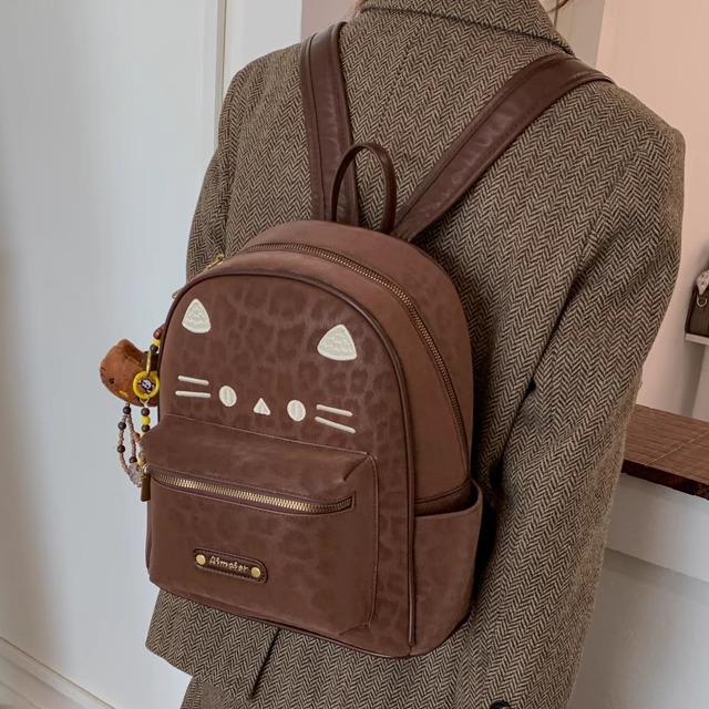 百搭大容量逛街旅游书包