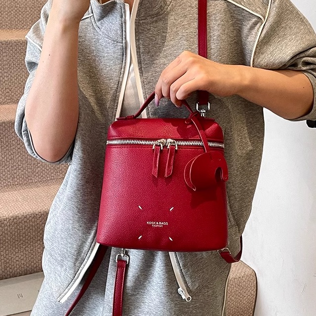 大容量水桶包高级感手提学生背包