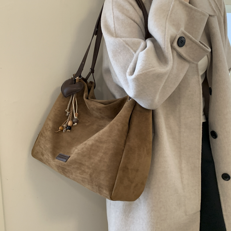 大容量百搭通勤包单肩腋下包