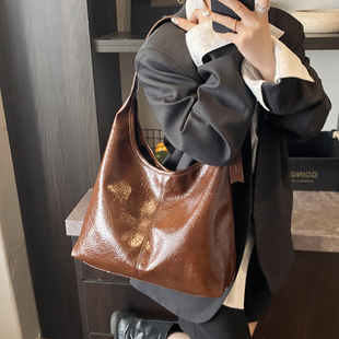 美式复古小众托特包包女大容量通勤腋下包高级感百搭大学生单肩包