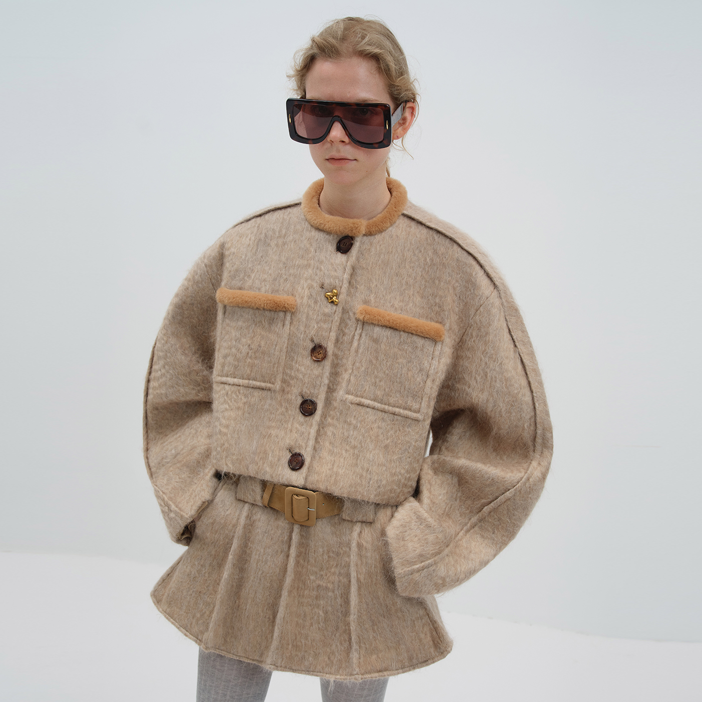 NMORE设计师品牌 25冬季新款 浅滩米毛边装饰马海毛廓形短外套