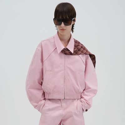 NMORE设计师品牌 25秋季新款 芭比粉装饰领中插肩袖夹克