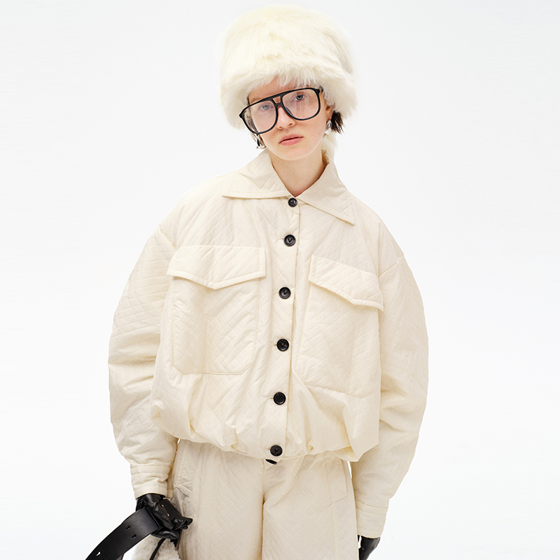 珍珠白双兜松紧腰缝棉服