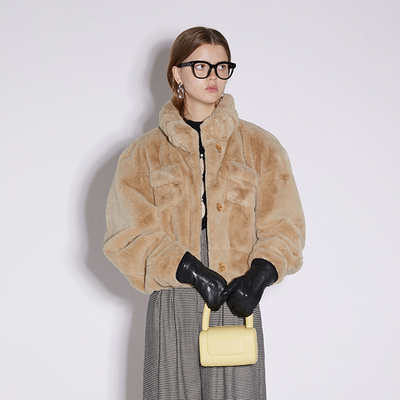 短款廓形环保濑兔毛外套