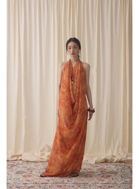 亦各有行25SF高级感印花挂脖显瘦连衣裙原创设计女夏度假长裙