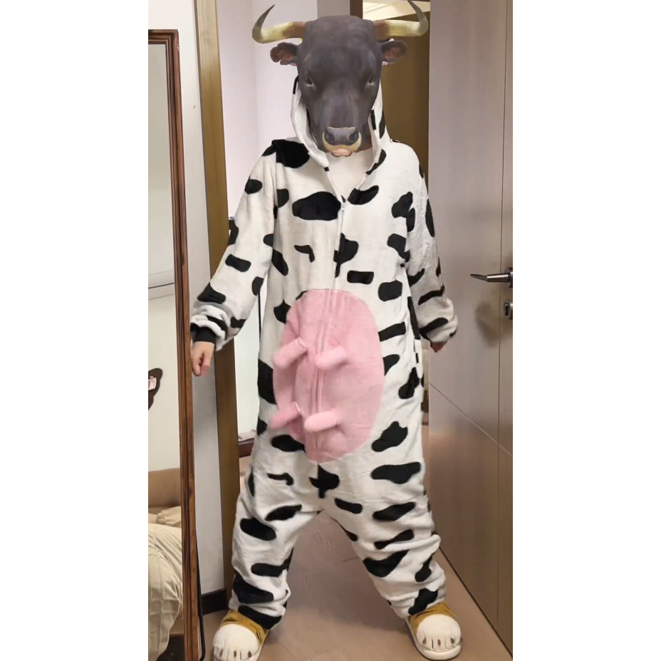 秋冬季节奶牛法兰绒可爱成人卡通动物睡衣连体情侣奶牛家居服男女
