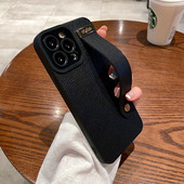 高级感荔枝纹适用iphone14手机壳16 15pro苹果13pro皮质12promax全包支架11pro防摔xsmax手腕带XR简约新款 套