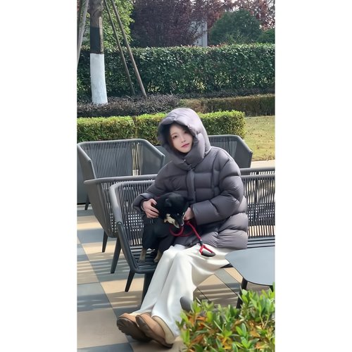 2025冬季加厚连帽泡芙羽绒服女