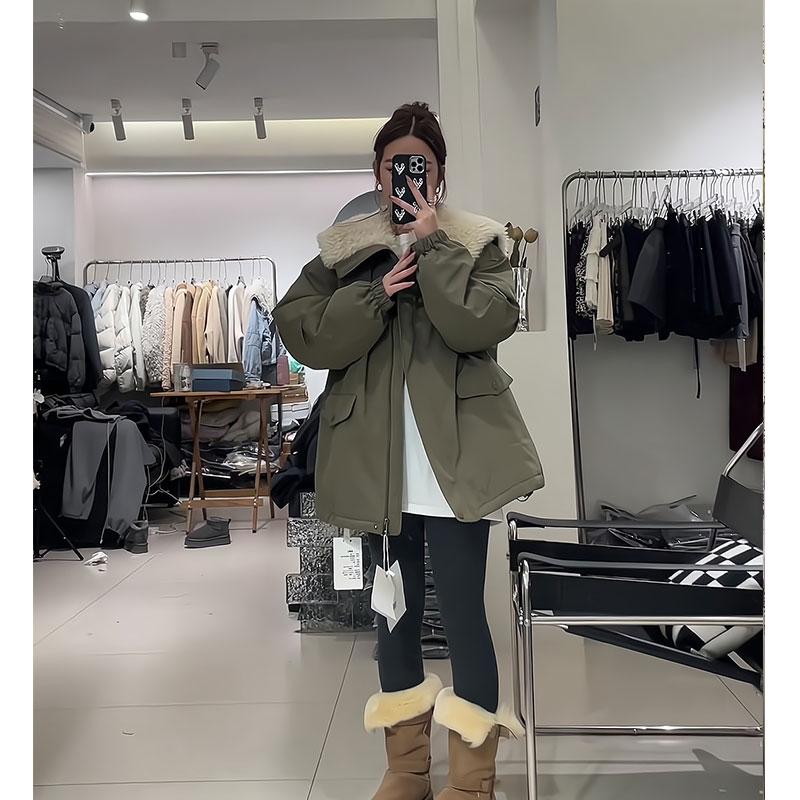 复古羊羔毛翻领派克服羽绒服