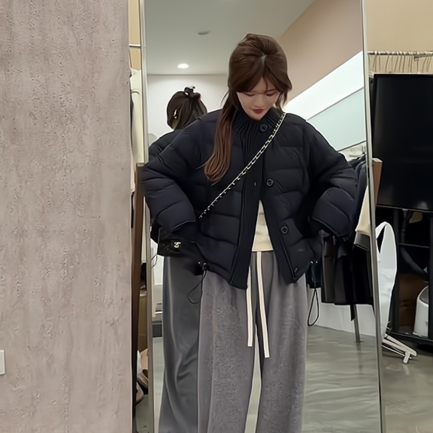 超百搭黑色立领羽绒服