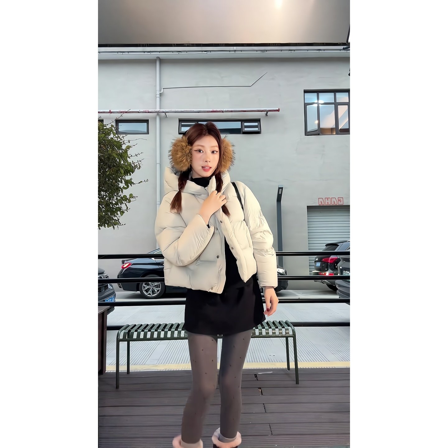 超推荐超百搭｜2025冬季新款高级感羽绒服女短款连帽保暖加厚外套