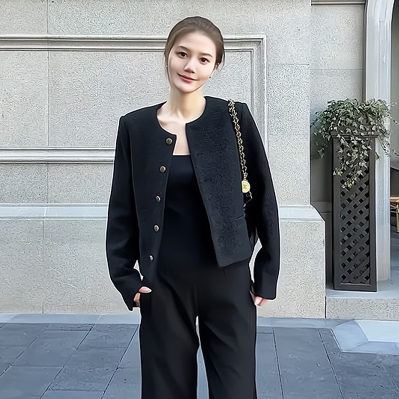 黑色小香风外套短款小个子女春装