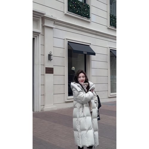 冬季云朵连帽加厚保暖羽绒服女