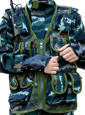 搭配马甲作战迷彩服特种兵装备