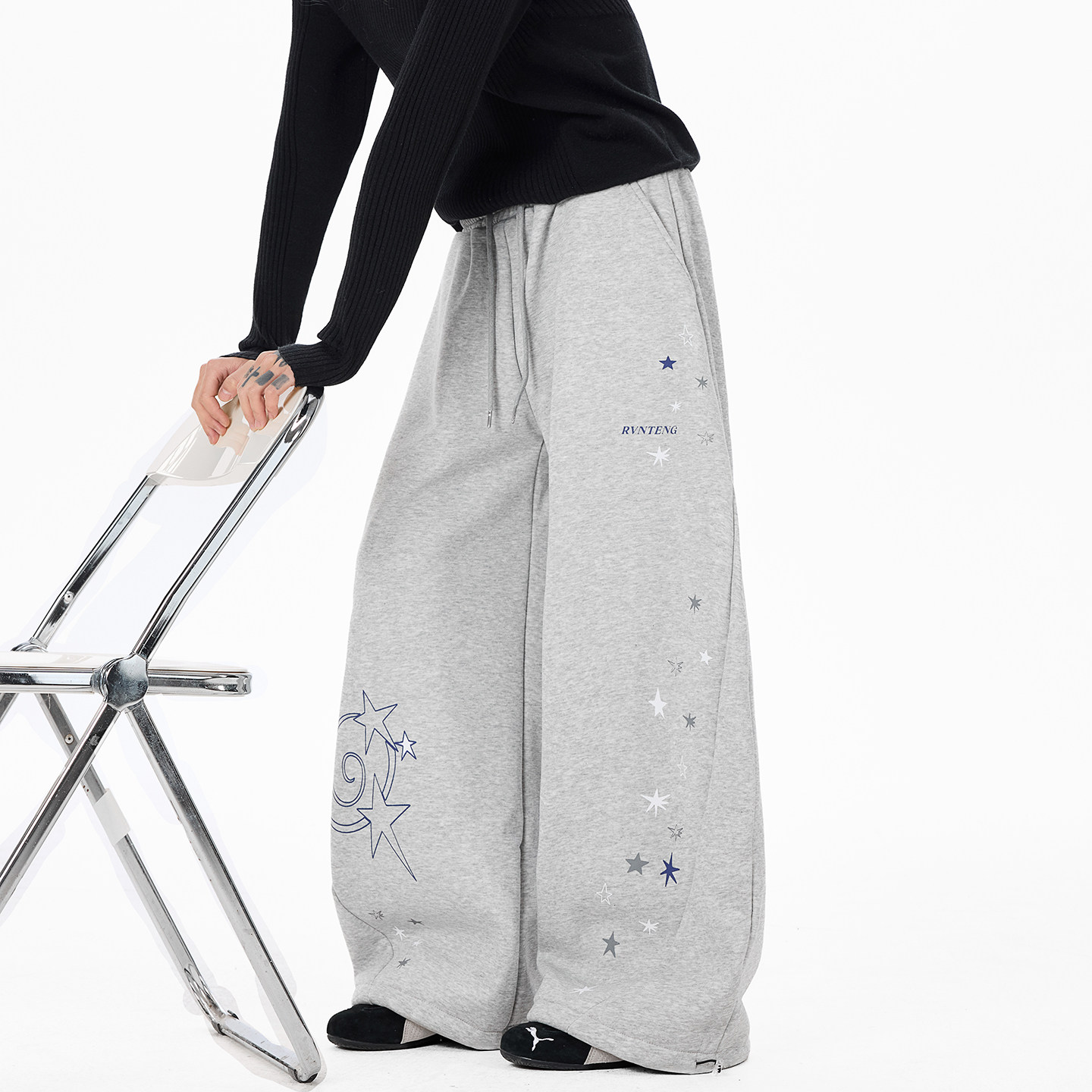 现货A412-DM562-特P46-限价88-星星印花弯刀廓形卫裤，男装休闲裤，电商A412