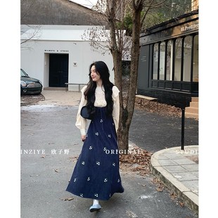 欣子野【鸢尾庄园】秋季气质显瘦百搭小众设计女Z法式连衣裙