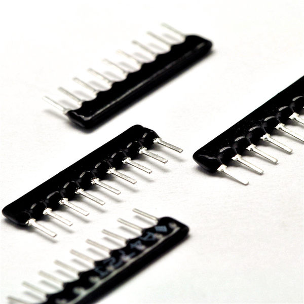 插件排阻AO9 9脚 DIP排阻 5% 560R 560欧