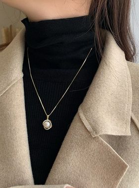 高级感女士项链女潮网红珍珠吊坠轻奢小众锁骨链2025年新款钛钢链